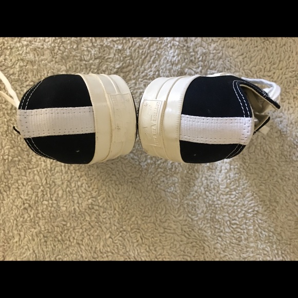 Converse - Picture 8 of 11